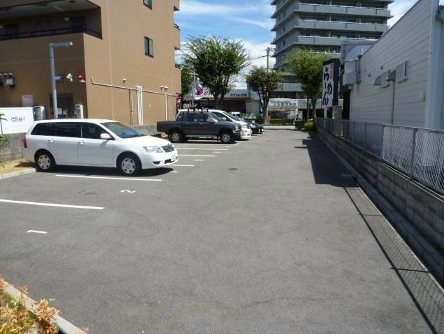 ジョリエーメゾン 駐車場