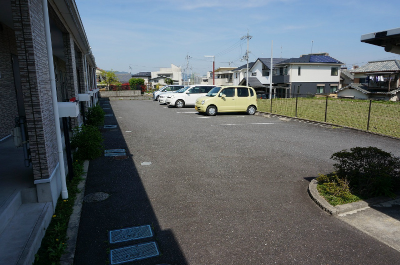 ジュネス山元 駐車場