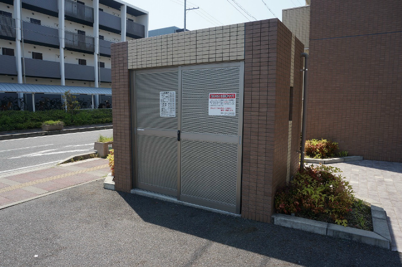 ヴィヴァーチェ ゴミ置き場