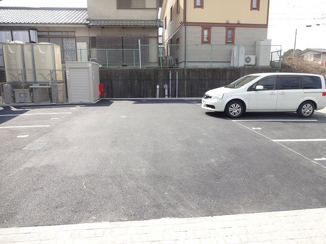 ドルチェ 駐車場