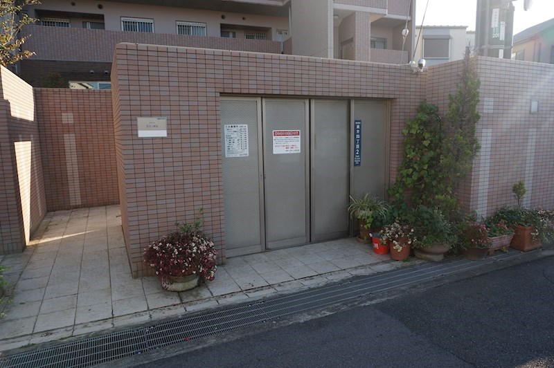 バウムドルフ ゴミ置き場