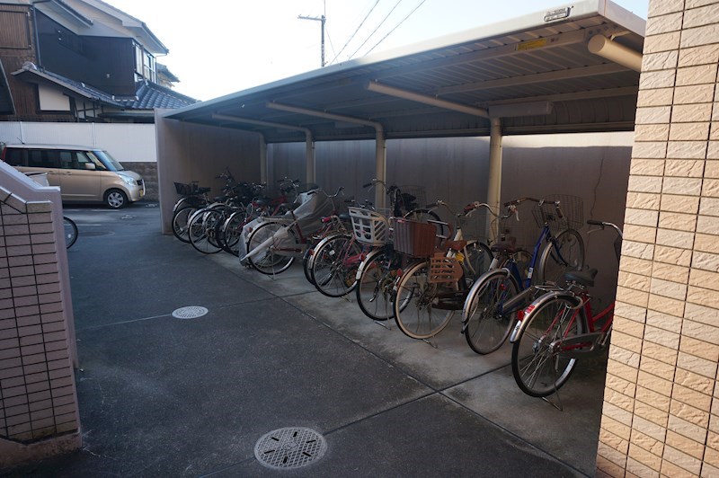 バウムドルフ 駐輪場