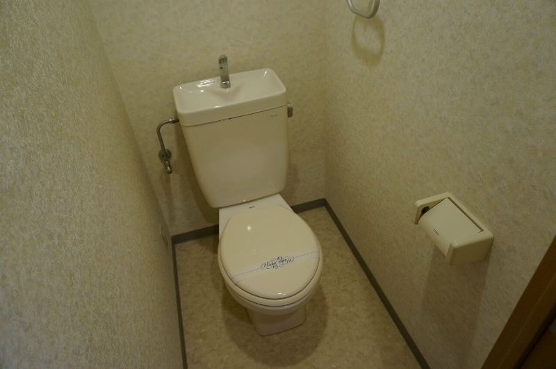 バウムドルフ トイレ・トイレ上部収納有り