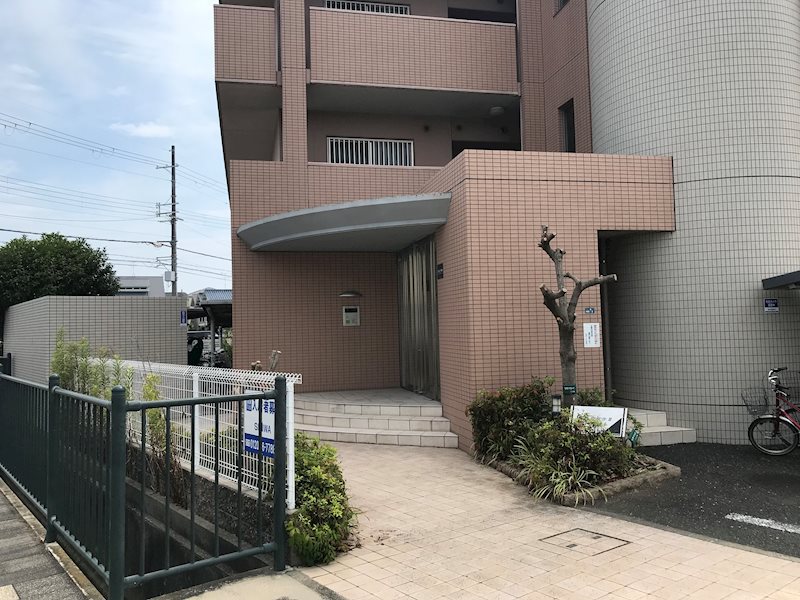ヴィラ安堂寺Ⅱ エントランス