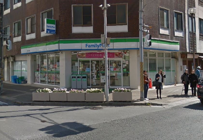 ベルフレージュ コンビ二：ﾌｧﾐﾘｰﾏｰﾄ 松戸本町店　348m
