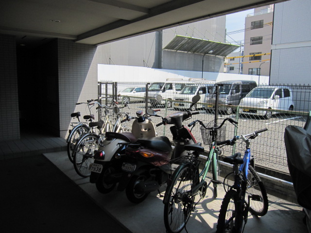 アルジャン・トゥール 駐輪場