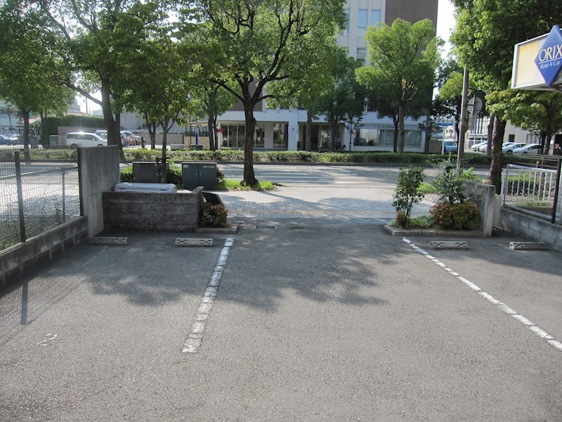 アルジャン・トゥール 駐車場