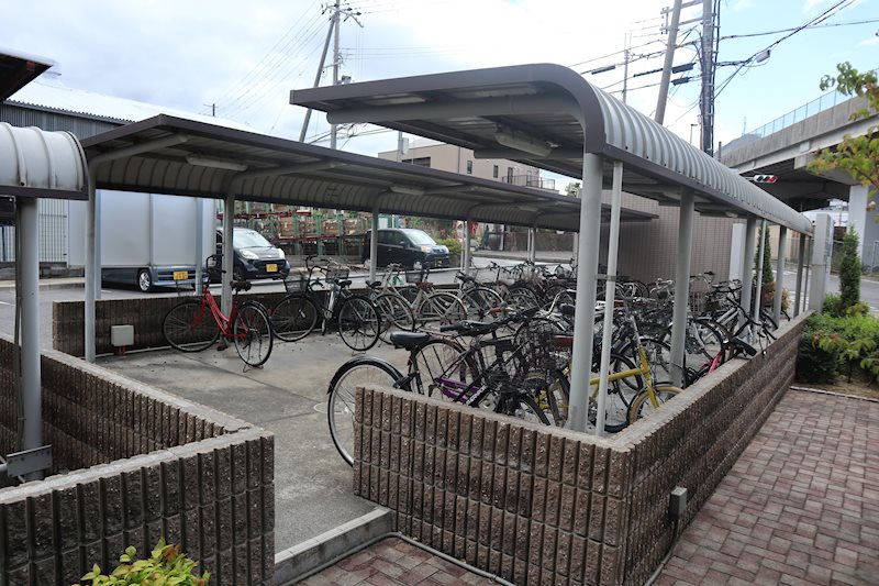 プロニティヒル 駐輪場