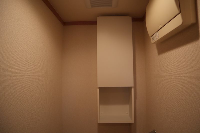 Estudio24(エストゥディオ24) トイレ上収納閉めた状態