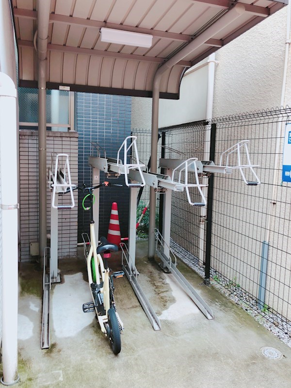 スプランドゥール(東京) 駐輪場