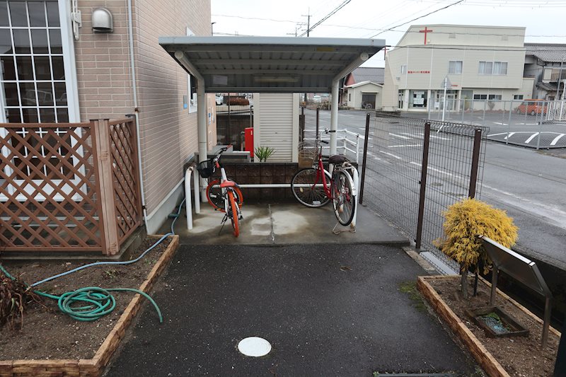 ラフィーネアミ 屋根付駐輪場