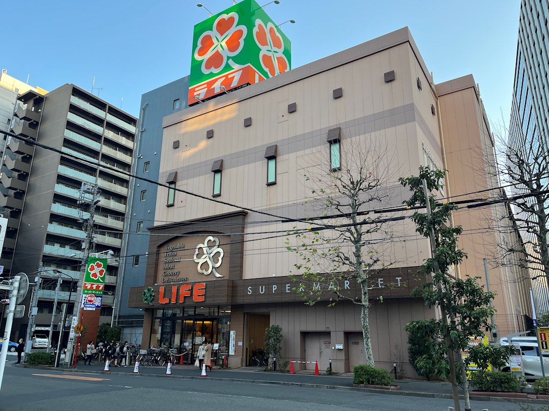 ソレアード1101 スーパー：ﾗｲﾌ 神田和泉町店　370m