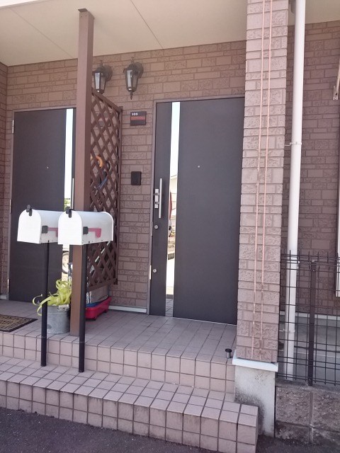 グランデサウタール 玄関ドアはダブルロックです。