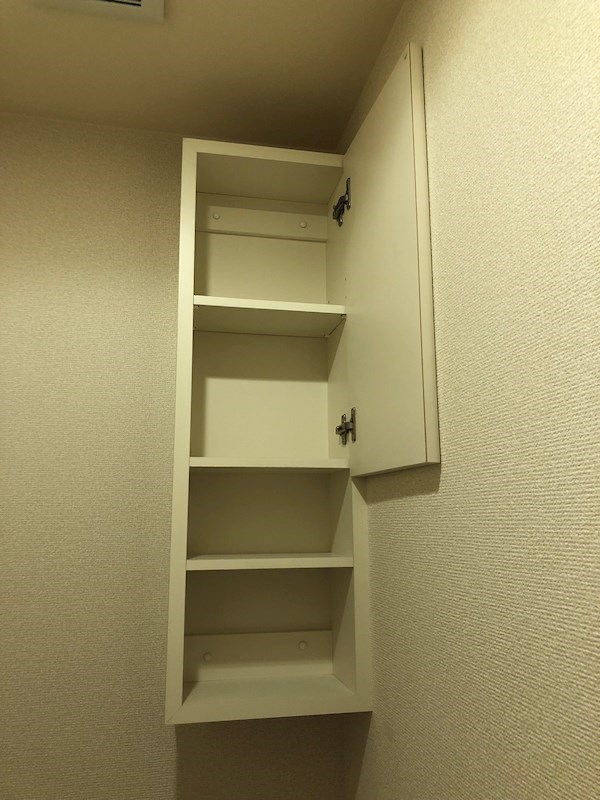 グリーンコート洛北 トイレ背面の収納棚です。