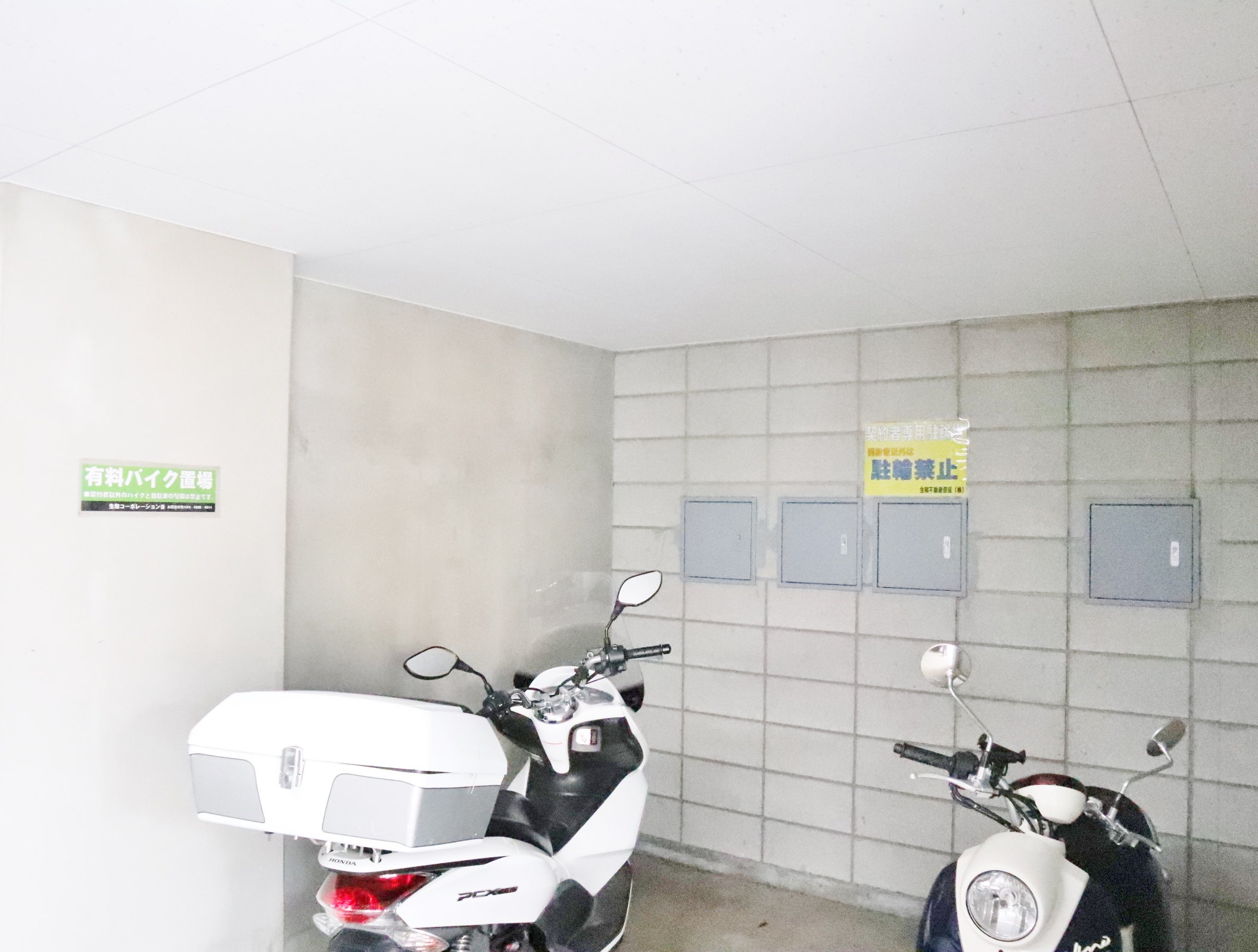 リバーサイドプレーヌ バイク置場