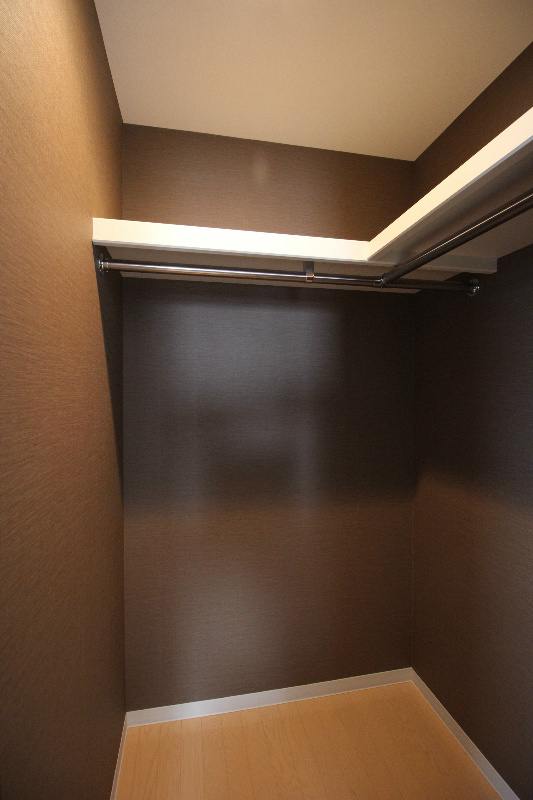 アストル ウォークインクローゼット等収納豊富