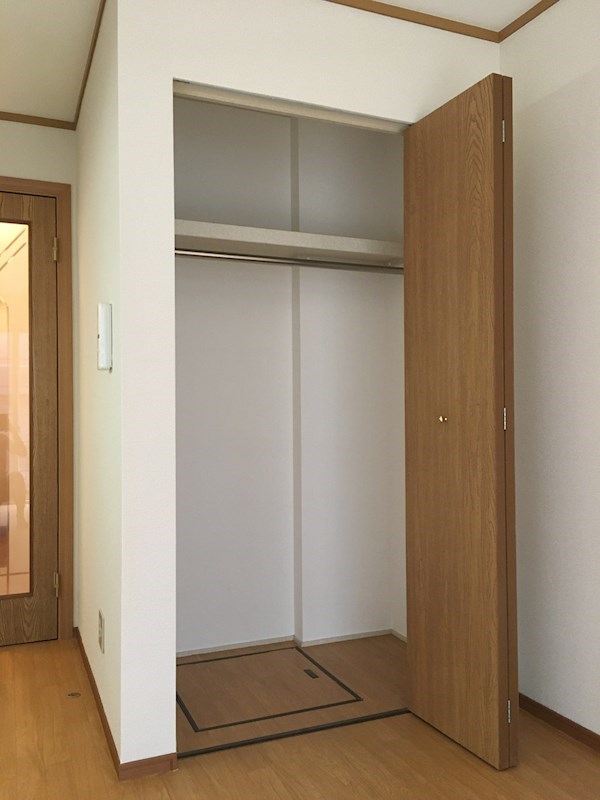 パル151 洋室クローゼット収納