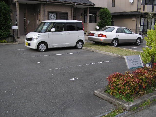 グリーンコート洛北 駐車場２
