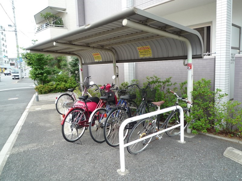ローズドミール 駐輪場