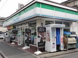 プラム・ガーデン コンビ二：ﾌｧﾐﾘｰﾏｰﾄ 豊川通り店　109m