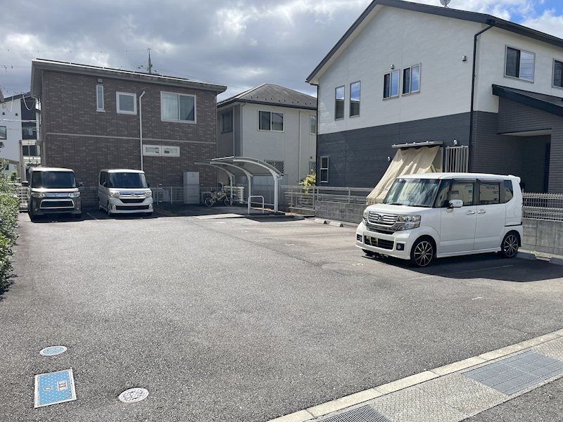 ヴェル･ドミール 駐車場