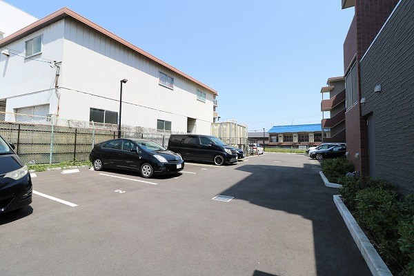 ルシアン西山天王山 駐車場