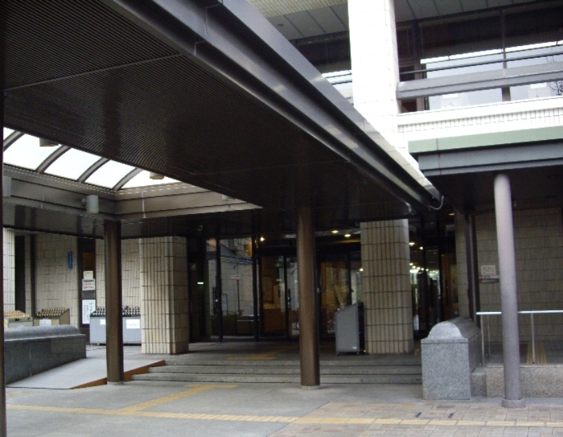 エスポアールコート(滋賀) 図書館：滋賀県立図書館　3230m