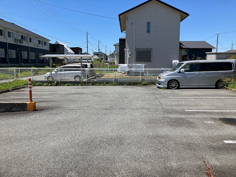 メゾンタカモト一番館 駐車場
