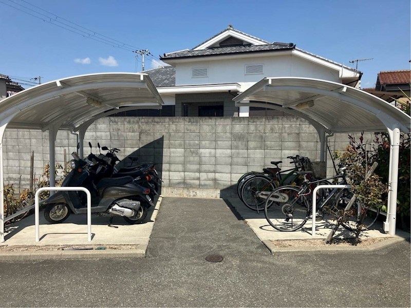 グランディール 駐輪場