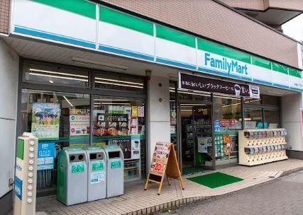 プローシュ コンビ二：ﾌｧﾐﾘｰﾏｰﾄ 中葛西八丁目店　185m