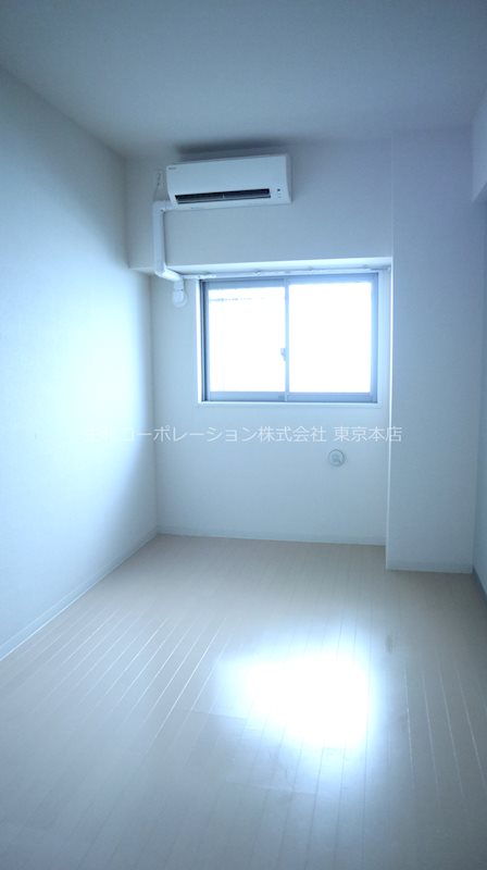 プリマヴェーラ（江東区） 小窓が付いているので、少し明るく感じます。