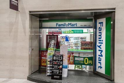 NANAEI 日本橋 コンビ二：ﾌｧﾐﾘｰﾏｰﾄ IBM箱崎ﾋﾞﾙ店　67m