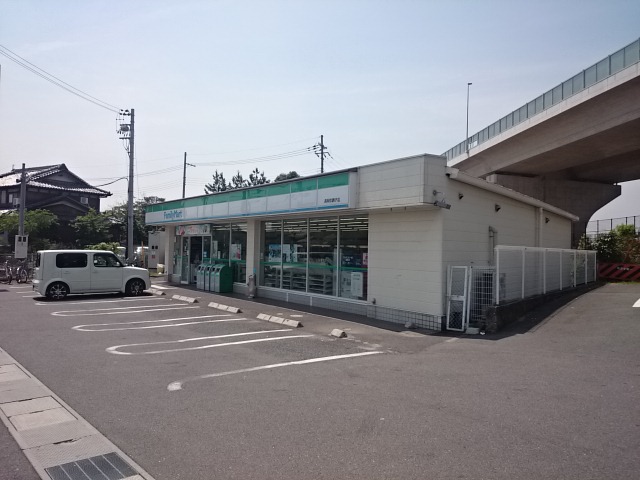 Blue grass（ブルーグラス） コンビ二：ﾌｧﾐﾘｰﾏｰﾄ 長岡京調子店　21m　近隣