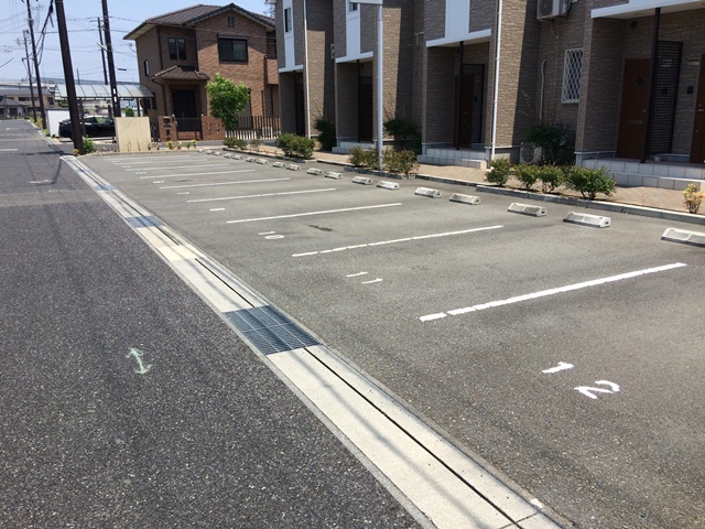 メゾン　ド　フルール 駐車場