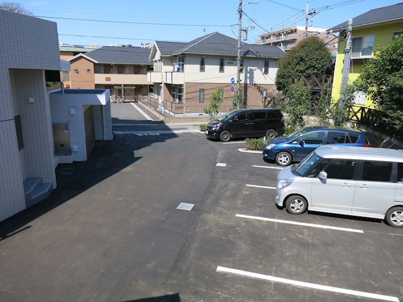 グリュックス クレー 駐車場