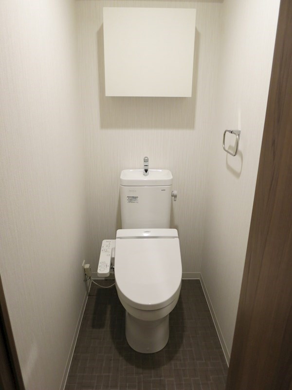 グリュックス クレー 温水洗浄暖房便座付！