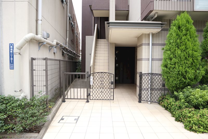 ラ　コンテッサ エントランス