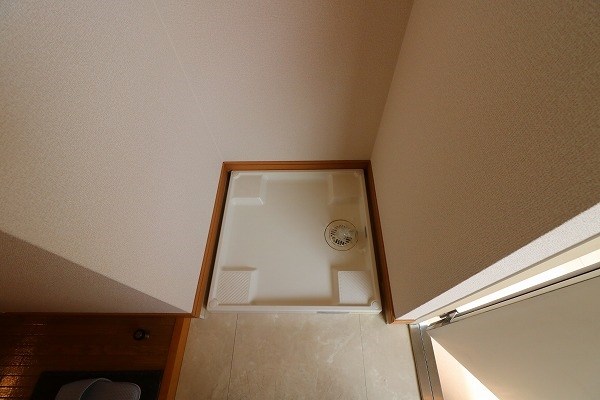 プリメロエストゥディオ 雨の日も助かります。室内洗濯機設置可能。