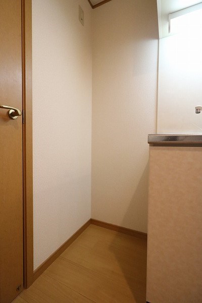 プリメロエストゥディオ キッチン横に冷蔵庫設置可能です。