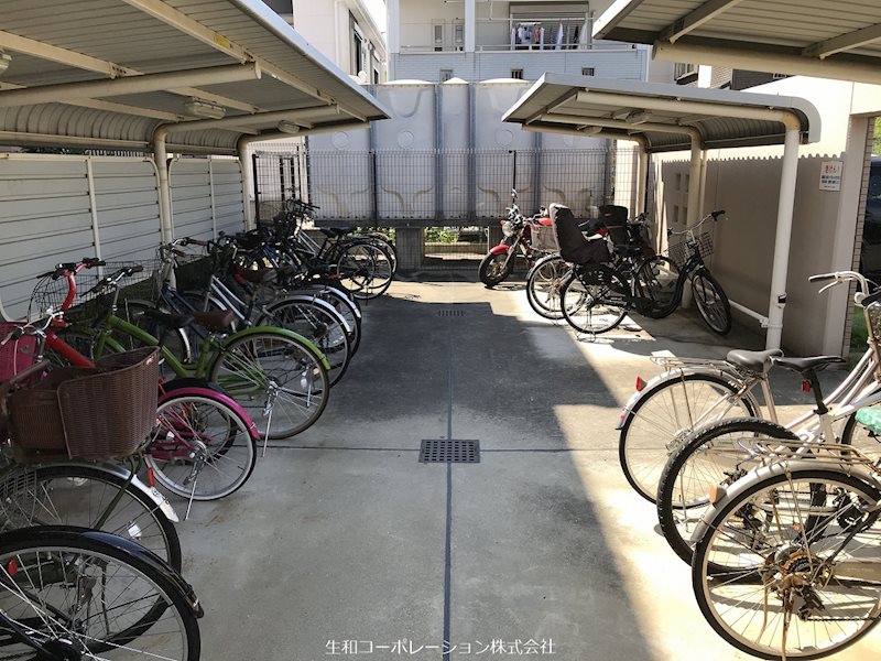 ベルナードサーモス 駐輪場