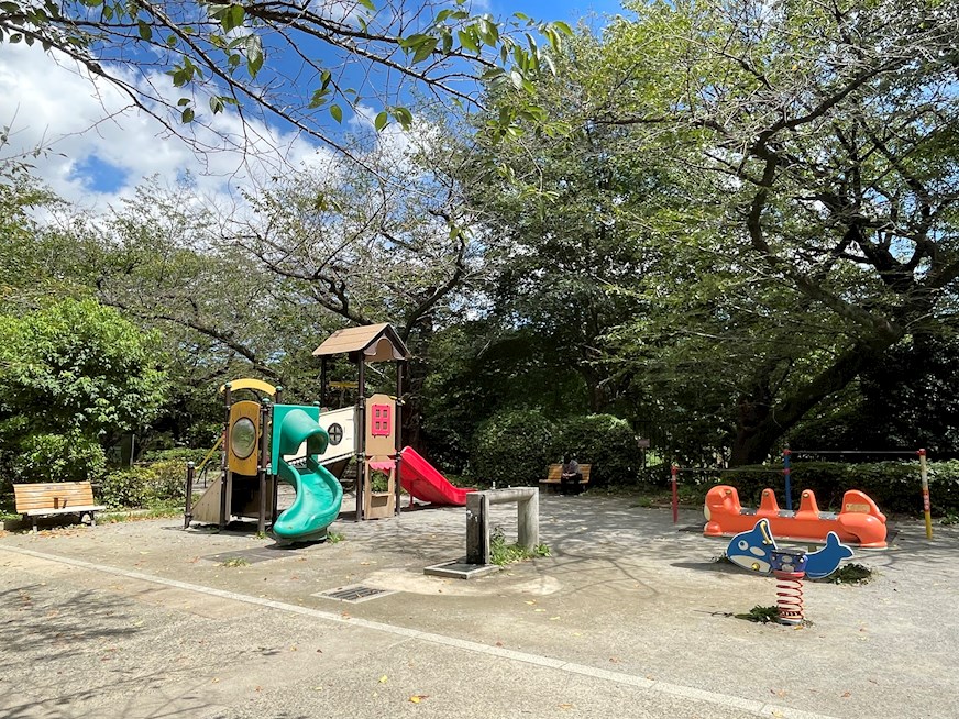 GOLD　FOREST　半蔵門(ゴールドフォレストハンゾウモン) 公園：千鳥ヶ淵公園児童遊園　277m