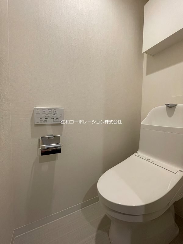 エスペランサ立川 ※階数によって、フローリング、建具等に色の違いあり