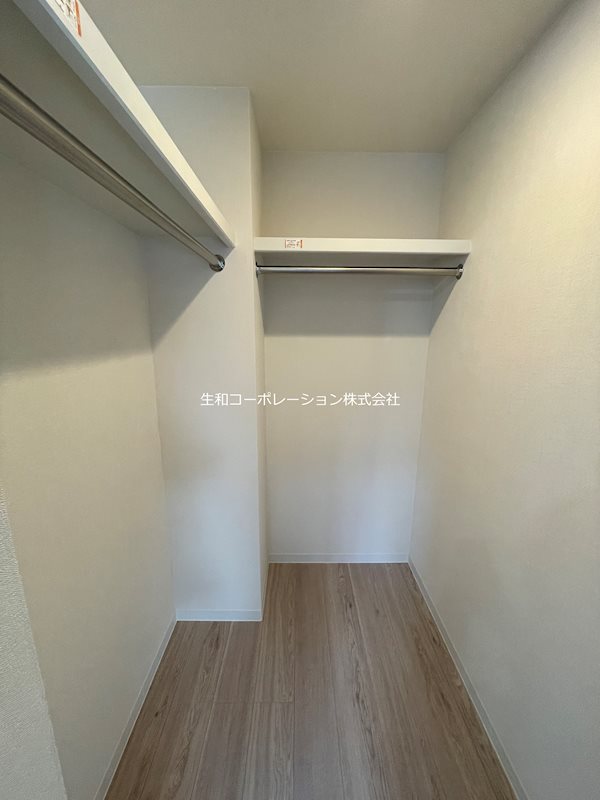 エスペランサ立川 ※階数によって、フローリング、建具等に色の違いあり