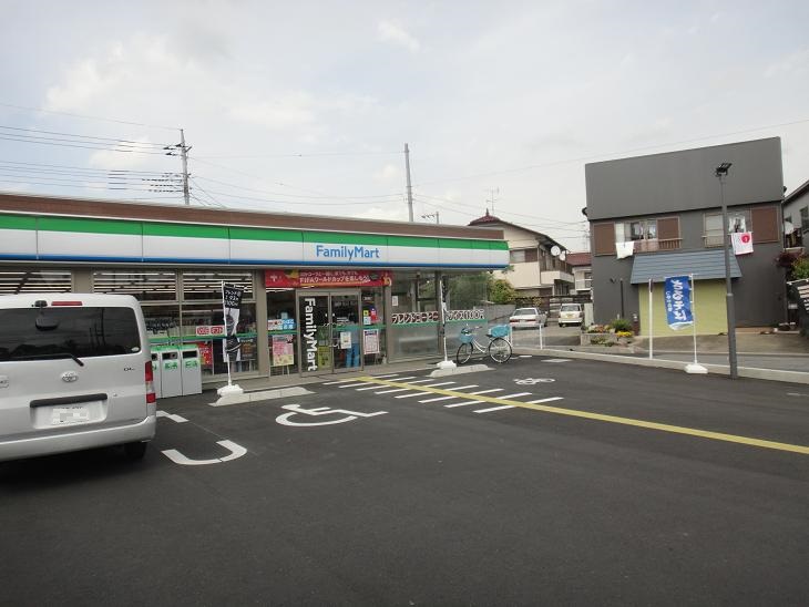 ノーブル・コート コンビ二：ﾌｧﾐﾘｰﾏｰﾄ 川口戸塚東三丁目店　80m