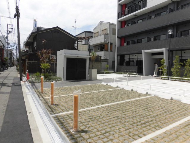 グランパシフィック長橋 駐車場