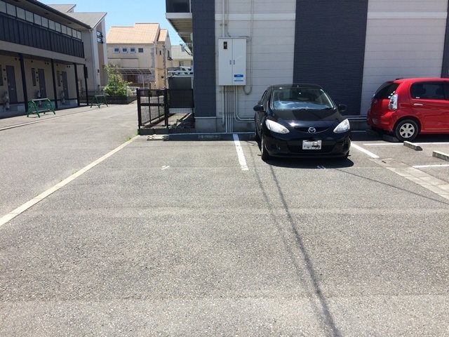 グローリー1番館 駐車場