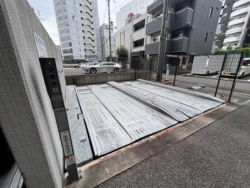 ウエストコート新大阪 駐車場
