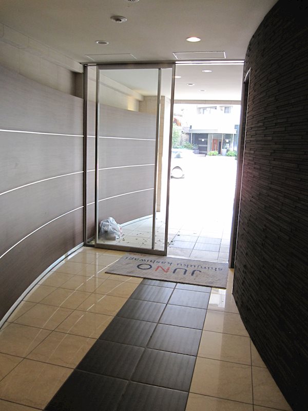 ユーノ新宿柏木 エントランス
