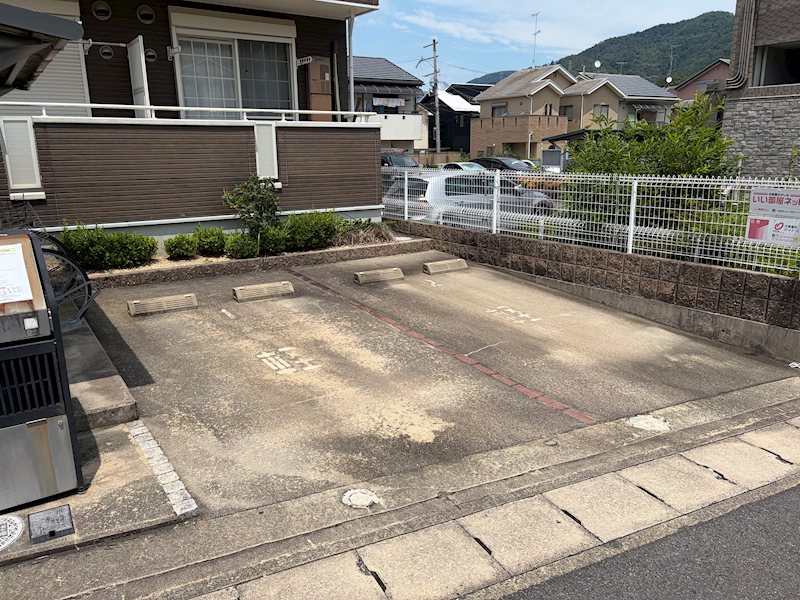 ソレイユ野色 駐車場