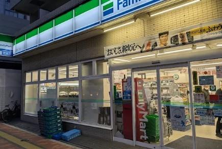 フォレストハイム コンビニ